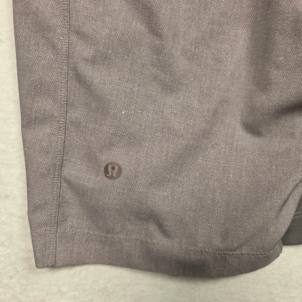 Lululemon Athletic Shorts Mens Laege Gray Black Training Running Zipper Pocket